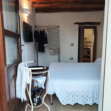Appartamento Su Piricocco - La Casa Dei Ricordi Triei Buitenkant foto